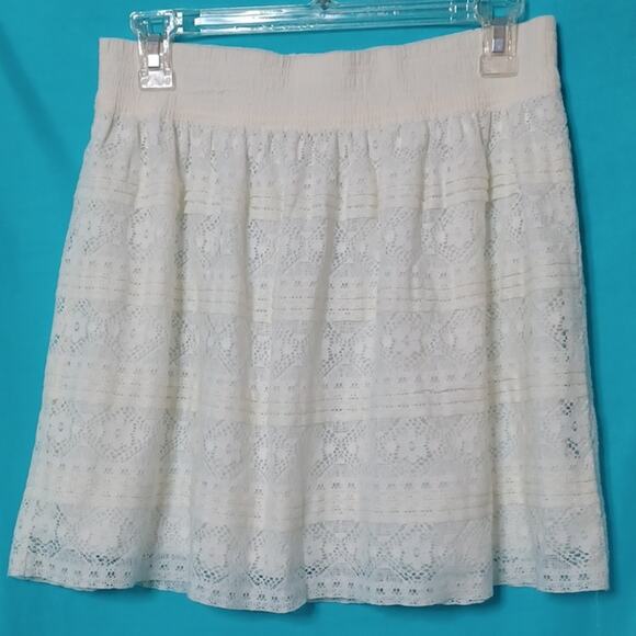 L.O.G.G. Label of Graded Goods White Lacr Mini Skirt Elastic Waist. Size S - Picture 2 of 8